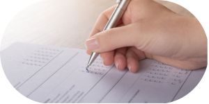 Zapisywanie zaleceń po konsultacji dotyczącej lęku separacyjnego u psa